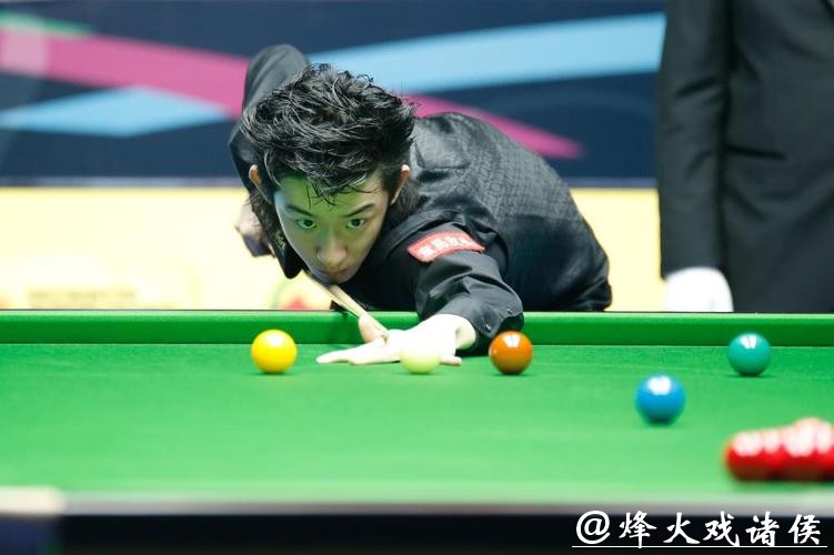 吴宜泽6-0零封霍金斯 强势挺进斯诺克国锦赛四强 吴宜泽6-0零封霍金斯 强势挺进斯诺克国锦赛四强