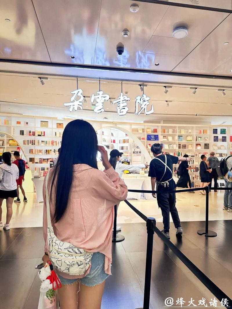 视频|官方下场!要不要来陆家嘴“三件套”免费出片? 视频|官方下场!要不要来陆家嘴“三件套”免费出片?